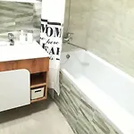 Vip стрийська Apartamento